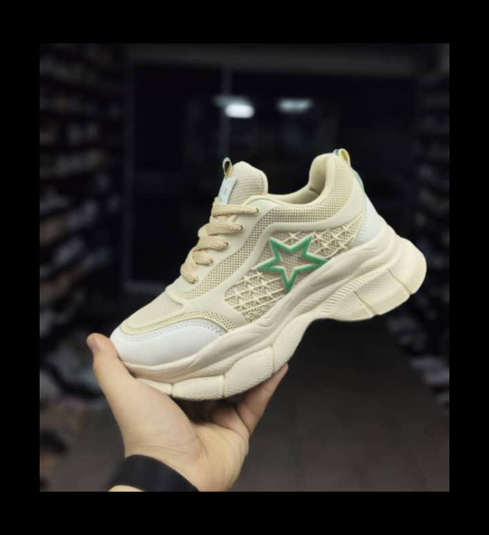 کتونی ستاره ای