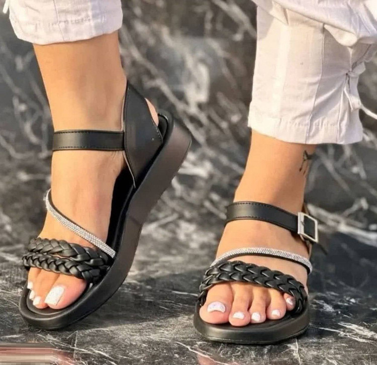 صندل زنانه شیک مدل بافت و نگین مشکی